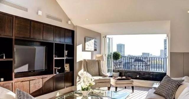 新房選客廳和臥室哪個帶陽臺？沈陽半包裝修公司哪家好