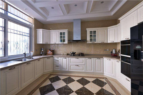 廚房里的瓷磚適合什么顏色？沈陽家庭裝修哪家公司好