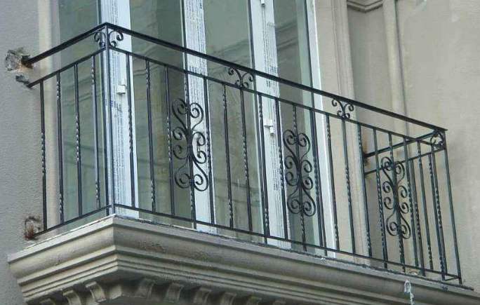 封陽臺用的材料哪種好？沈陽哪家裝修公司經(jīng)濟(jì)實(shí)惠