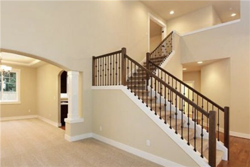 裝修樓梯扶手哪種材質(zhì)好？沈陽二手房裝修公司哪家好